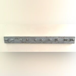 STERLING INDUSTRIES Coastal Rustic Distressed Wood Gray Wall Hook Rack Coat NEW